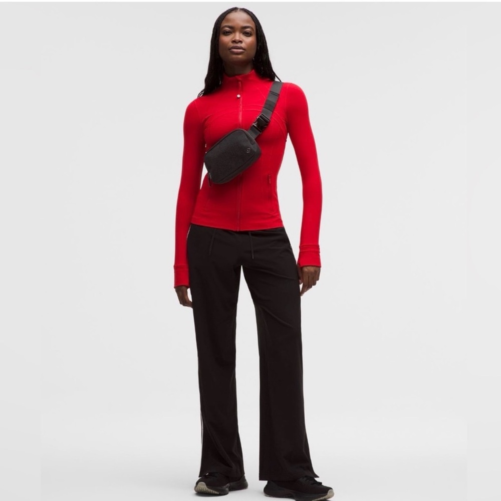 🆕 LULULEMON Everywhere Belt Bag 1L Black NWT